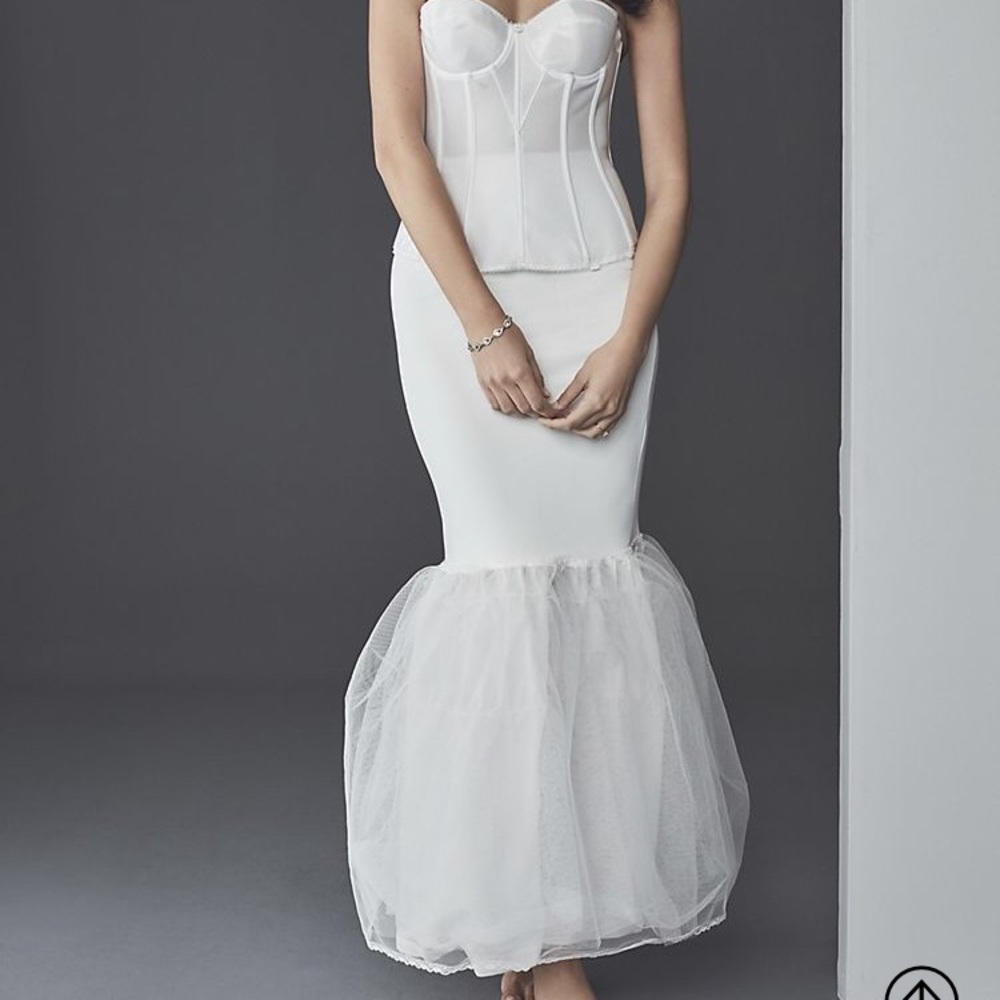 Trumpet bridal slip size xs
